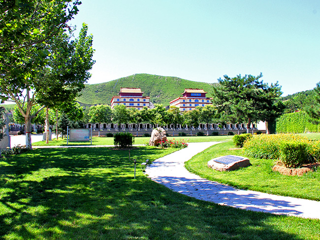 灵山宝塔陵园特色墓区附近景观